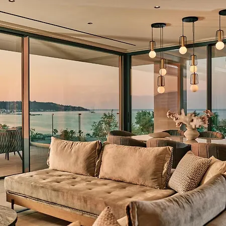 Althea Lavish Estate - & Villa *