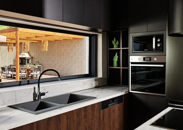 Villa Althea Lavish Estate - & *