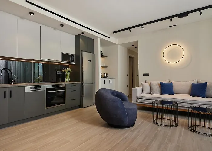 Althea Lavish Estate - & Villa *